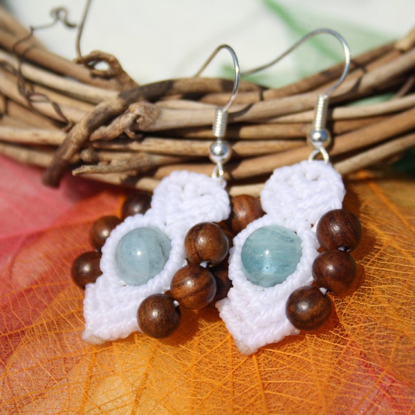 Fancy earrings Macramé AQUAMARINE and WOOD, white and blue