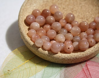 Perles PIERRE de LUNE ROSÉE, 6 mm et 8 mm; naturelles non teintées; Loisirs créatifs, pierres semi-précieuses