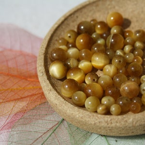 WHITE TIGER EYE BEADS; diameters 6 mm and 8 mm; creative hobbies and fine jewellery, Semi-precious natural stones