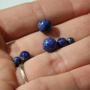 Perles LAPIS LAZULI naturel, diamètres 4mm 6 mm et 7.8 mm non teinté, loisirs créatifs et bijouterie fine, perles gemme semi précieuses image 4