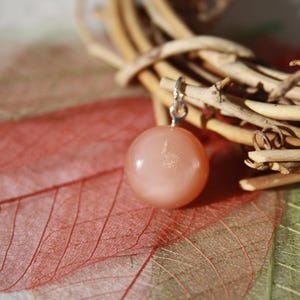Oval-shaped MOONSTONE pendant, Blue-brown colors, Quality +++