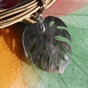 Natural MOTHER-OF-PEARL pendant, MONSTERA Leaf pendant, medium size, semi-precious stone