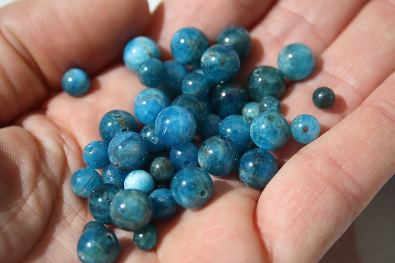 Perles en APATITE naturelle, diamètres de 3.9 mm 5.5 mm 8 mm Loisirs créatifs & bijouterie fine, pierre naturelle semi-précieuse image 2