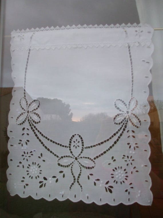 BRISE vue 2 rideaux au crochet fait main ancien vintage décor roses  dentelle