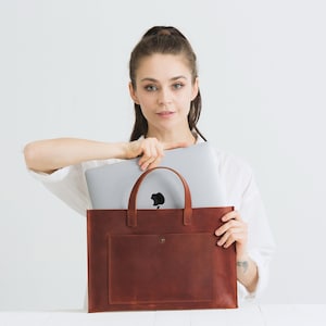 Premium leather laptop sleeve with handle, Leather MacBook sleeve with pocket for MacBook Air 2020, 16 inch MacBook bag Bild 5