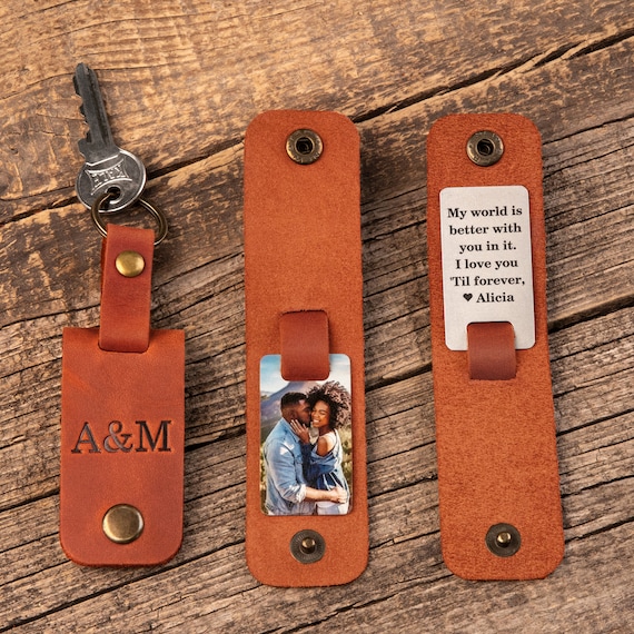 Keychain - Rectangle - Worlds Most awesome Aunt - Leather Keychain - Rectangle - Worlds Most awesome Aunt - Leather