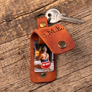Couple sexy gift keychain, boyfriend sexy gift, naughty photo gift for him, keychain with sexy photo, personal naughty gift