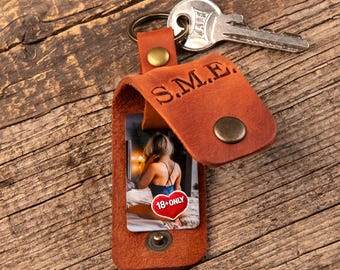 Couple sexy gift keychain, boyfriend sexy gift, naughty photo gift for him, keychain with sexy photo, personal naughty gift