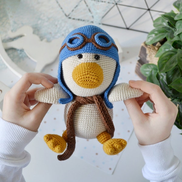 crochet duck, aviator duck, Crochet Pilot, crochet bird