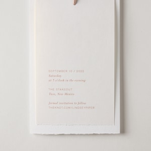 Minimal Save the Date, gescheurde rand, dekrand, natuurlijk, minimalistisch, eenvoudig, linnen, aangepast afbeelding 5