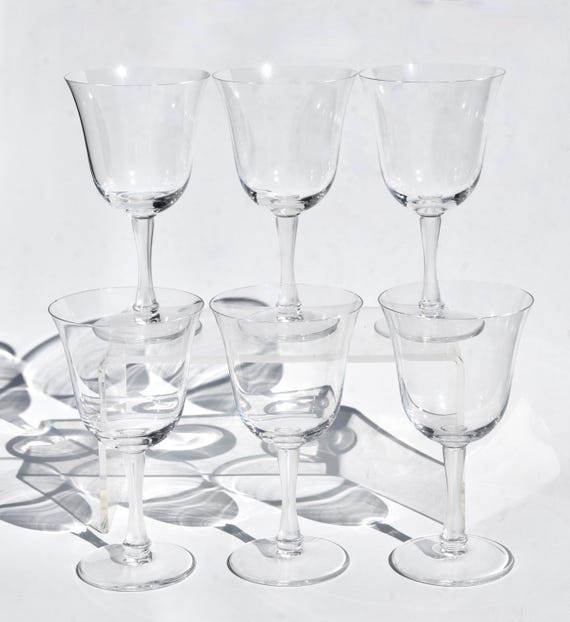 Lot De 7 Verres à Vin En Cristal Lalique Bourgueil Art Déco - 10 Cm (France, Gravés, Soufflés Main)