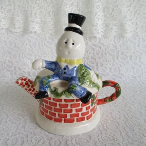 Vintage Humpty Dumpty Teapot
