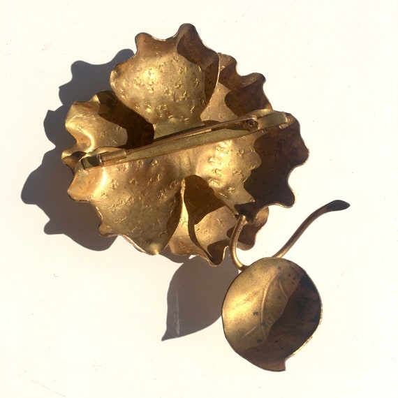Superbe Broche Vintage En Or Avec Fleur Ajourée Et Cristaux - Pièce Imposante Et élégante