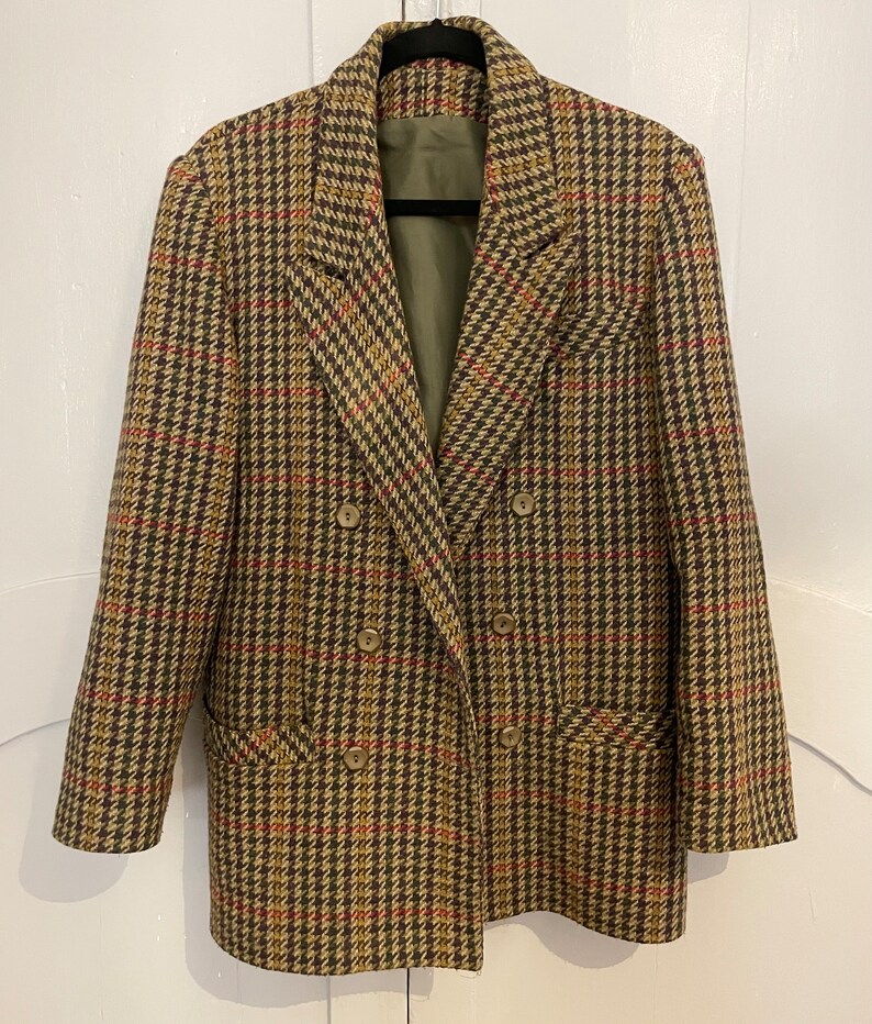 1980's Veste blazer croisée en laine motif pied de poule coloris kaki/ beige rehaussé de touches de violet/ moutarde/ rouge Chic image 2