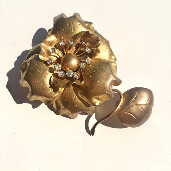 Broche Vintage Dorée à Cristaux - Fleur Ajourée - Bijou Fantaisie Femme - Occasion Vérifiée
