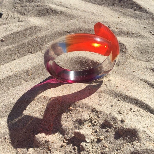 Vintage FURLA - Bangle bracelet in translucent resin, purple and orange #tangy #gay #candy #design #fun #funky #madeinitaly