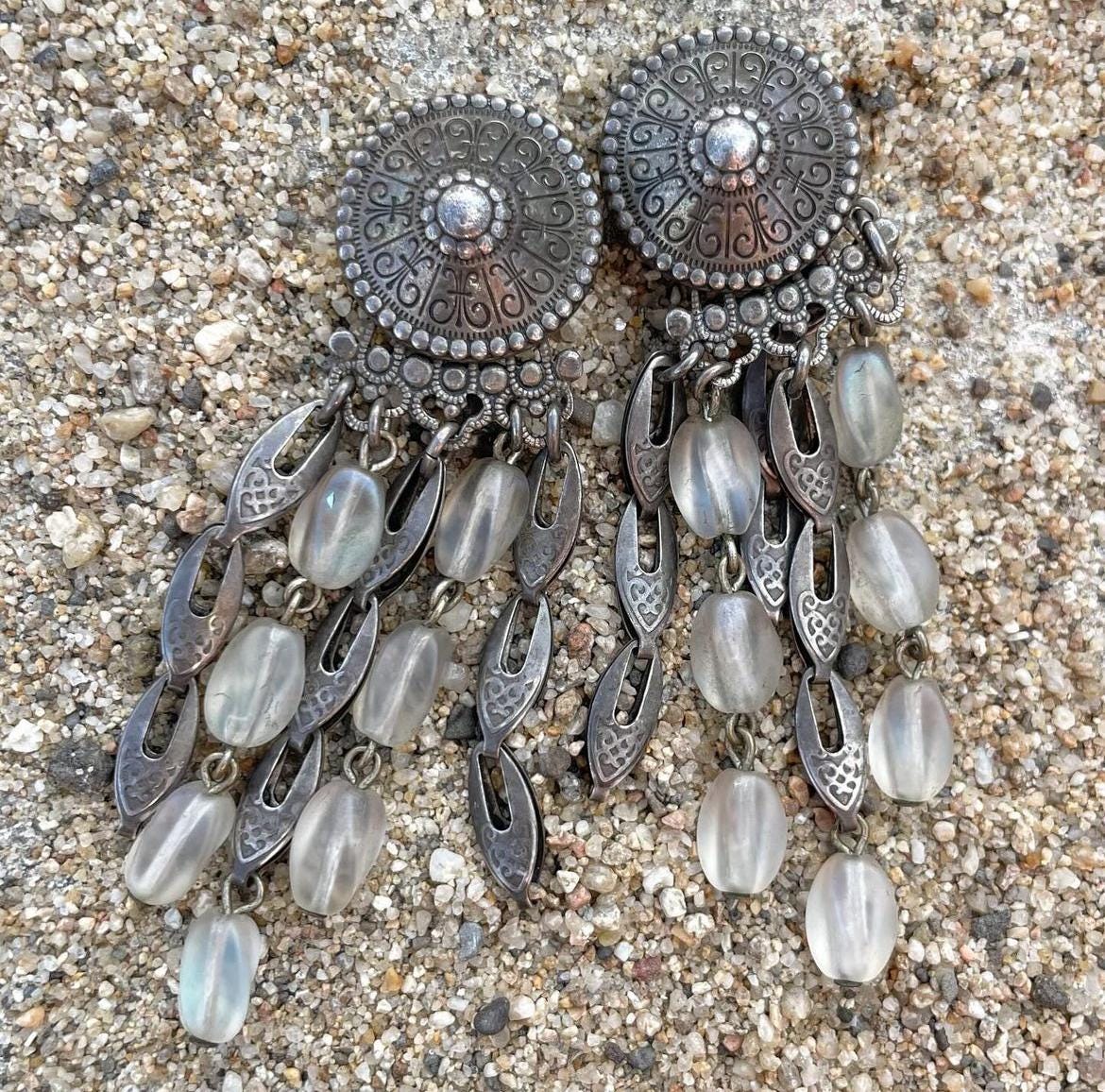 2 Paires De Boucles D'oreilles Clips Vintage - Perles En Pâte De Verre Doré - Occasion