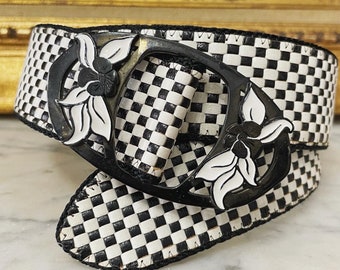 Emanuel Ungaro Paris - Black and white braided leather belt checkerboard style and enamelled floral buckle - Signed