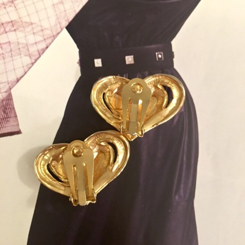 1980/'s hearts gold metal Look #eighties #valentineday #love fashion clip on earrings declaring your love