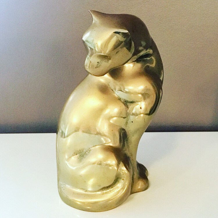 Sculpture Stylisée en Laiton Représentant Un Félin, Chat ou Panthère, Dans La Veine Art Déco - Très 