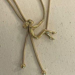 Charles Jourdan Paris by Julian Snelling vintage 1980’s - Rare gold-plated necklace, double chain and imposing pendant dancer or acrobat