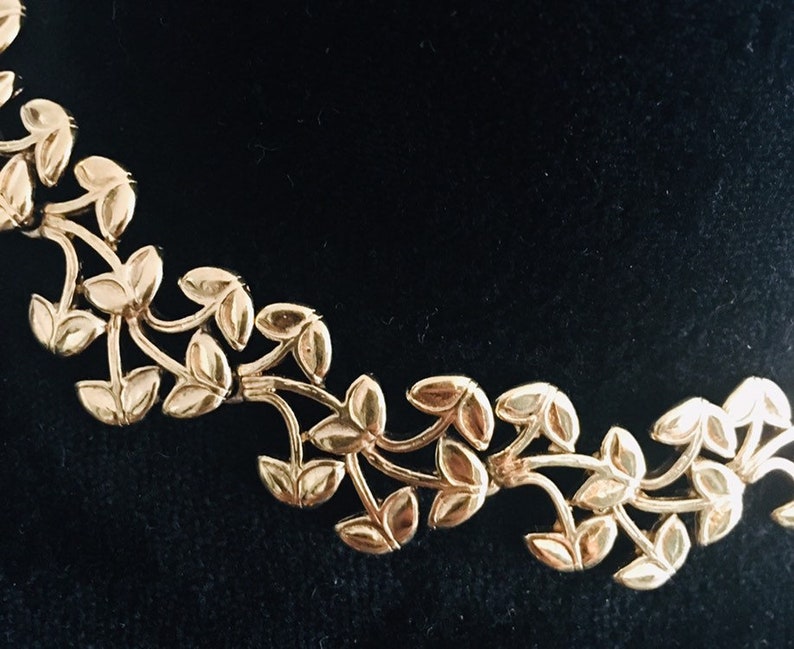 Collector CHARLES JOURDAN Paris-superb and rare Choker with vegetal motifs gold plated-finesse elegance femininity and above all originality