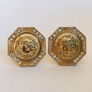 Octagonal clip earrings with the effigy of Medusa- Golden metal decorated with crystals- Very good quality, unsigned