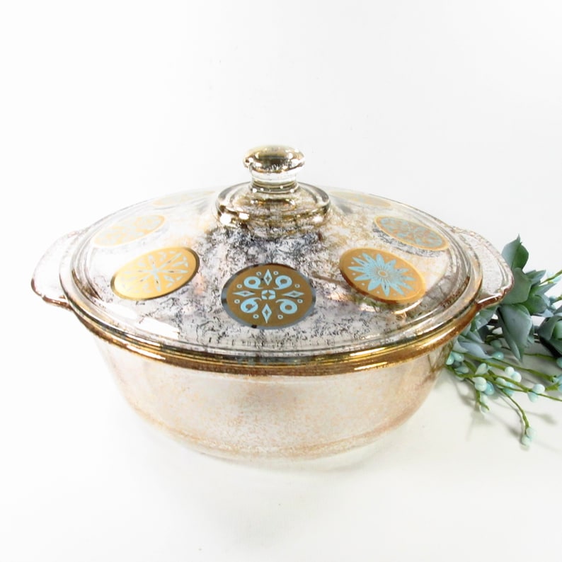 Vintage Georges Briard Casserole Dish, Fire King Medallion Pattern, Aqua and Gold 2 Quart Dish image 3