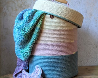 Rope basket, Hand-dyed cotton rope, Basket with rope lid, Maple handle, Knitting basket, Entryway basket, Blanket basket, Project basket