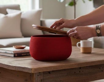 Cesta de cuerda de algodón teñida a mano, tapa de madera torneada a mano, ideal para guardar objetos de valor familiar, hecha a mano en Maine.