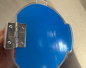 Ice chute door for Everest ice and water vending machine
