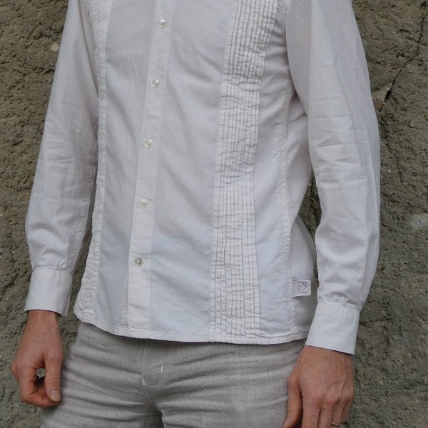 chemise plissée col pointu en toile de coton des Vosges