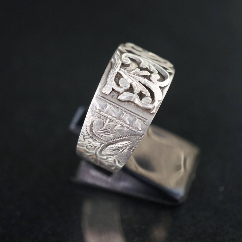 Antique old hand carved silver ring