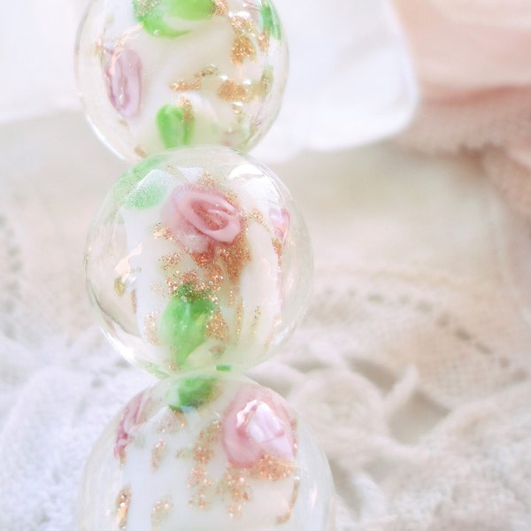 perle verre inclusion, perle artisanale, fait main, paillette d'or, esprit murano, fleur rose inclusion,