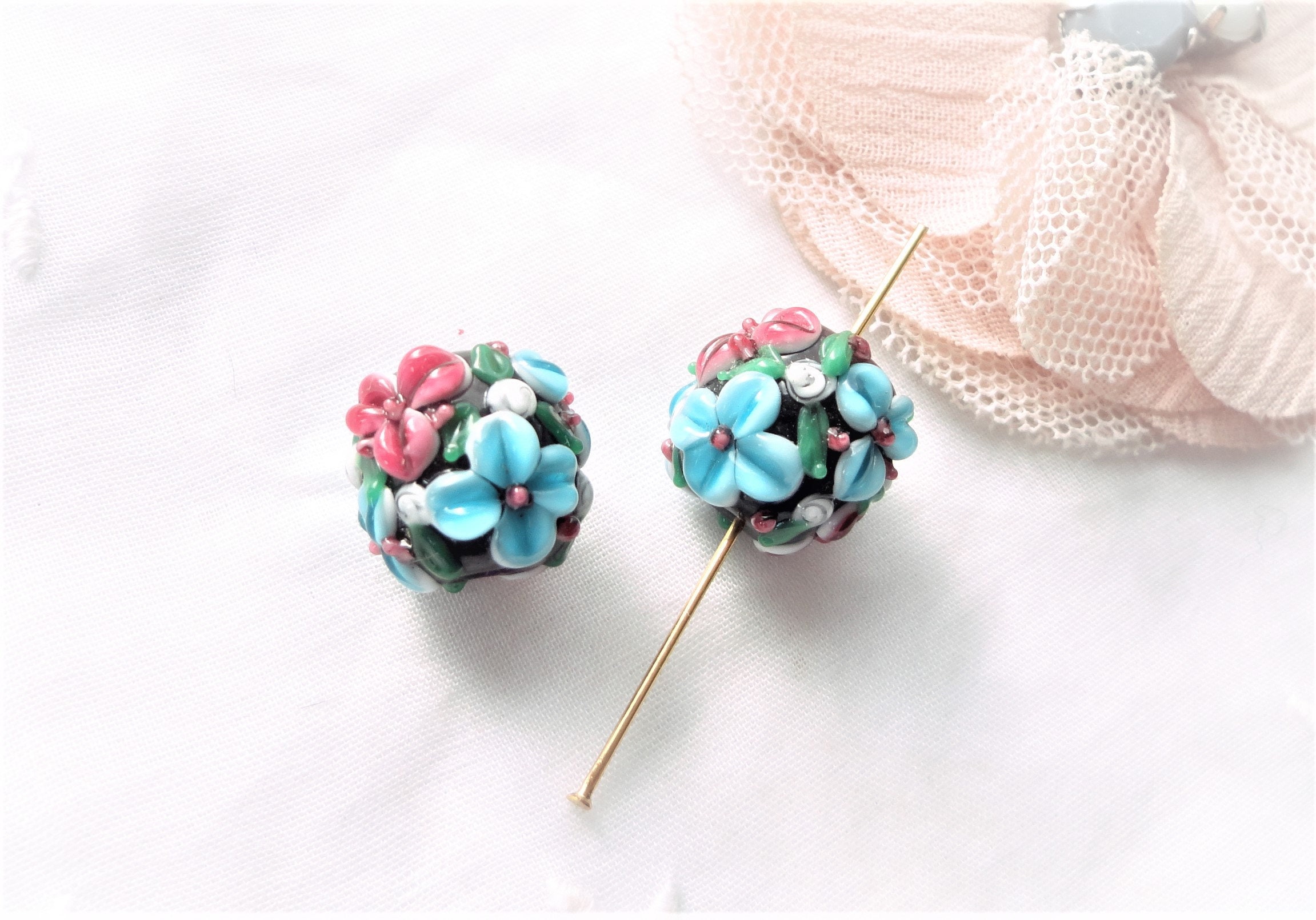 pearl lampwork flower, pearl blown glass, spun glass, turquoise, black, old rose, 13 mm