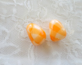 resin gourre bead, vintage bead, orange and white tile, old bead, jewelry, material, diy