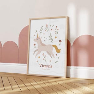 Póster de unicornio infantil personalizado A4 (21 x 29,7 cm) O 13 x 18 cm Decoración de princesa para dormitorio de niñas, nombre, idea de regalo de nacimiento