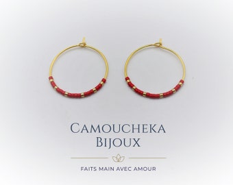 Anneaux en laiton et perles Miyuki dorées et rouges. Acccessoire femme, bijou personnalisé, cadeau pour elle. Bijou boho.