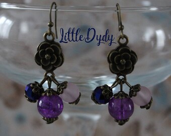 Cluster connector flower, vintage inspired earrings.