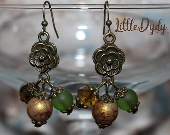 Cluster connector flower, vintage inspired earrings.