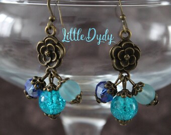 Cluster connector flower, vintage inspired earrings.