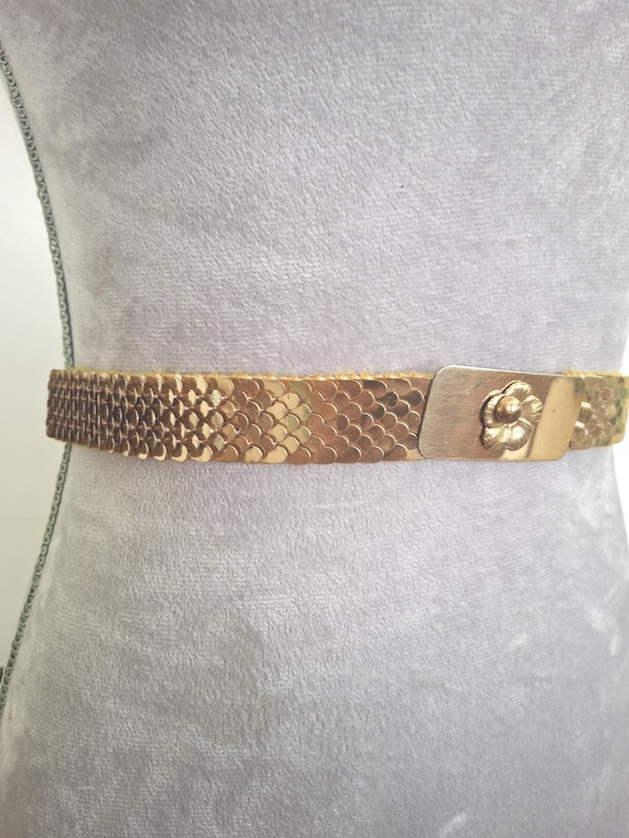 Vintage Fishscale Stretch Belt Vintage Gold Metal Fishscale Skinny Belt Stretch Size 31.5  main image 2