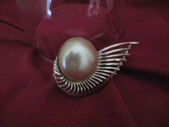 Sarah Coventry Cabochon Pearl Flight Wing Brooch - image 1