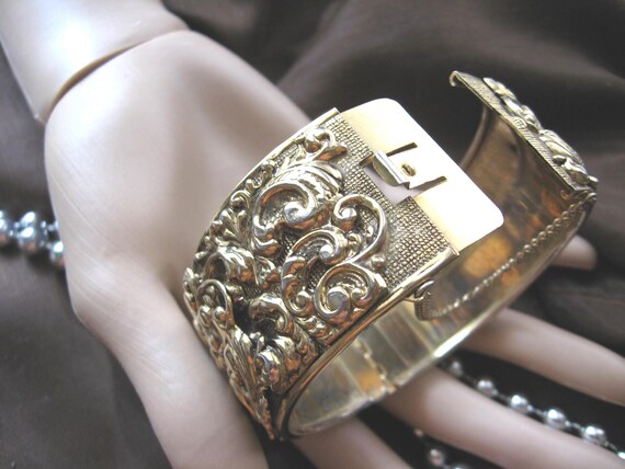 Vintage Gold Repousse Cuff Bracelet: Ornate State… - image 4