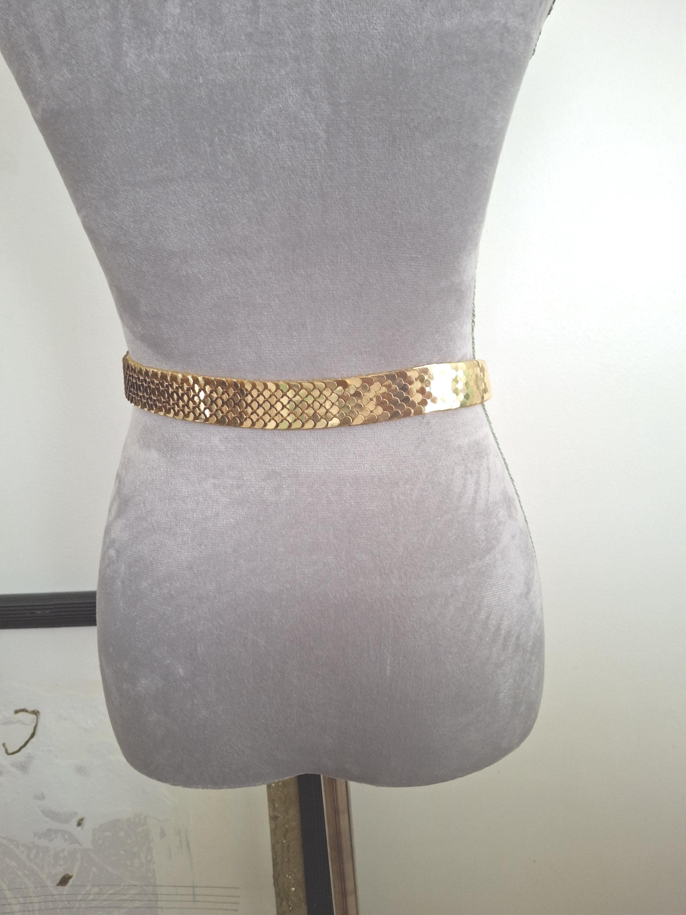 Vintage Gold Fish Scale Stretch Belt - Medium, Floral Buckle  display picture 2