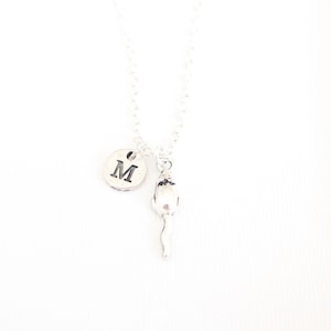 Collar de ratón personalizado con pequeño amuleto de letras, Collar inicial único para niñas, Lindo regalo de hermana, Collar colgante de regalo para amantes de los animales