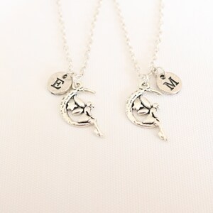 2 collares de hadas a juego regalo de hermana de hermana, regalos personalizados para niños collares colgantes de letras pequeñas, collares de encanto para niñas