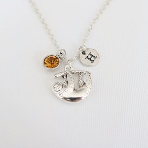 Ketting luiaard: gepersonaliseerde geboortesteenbedel
