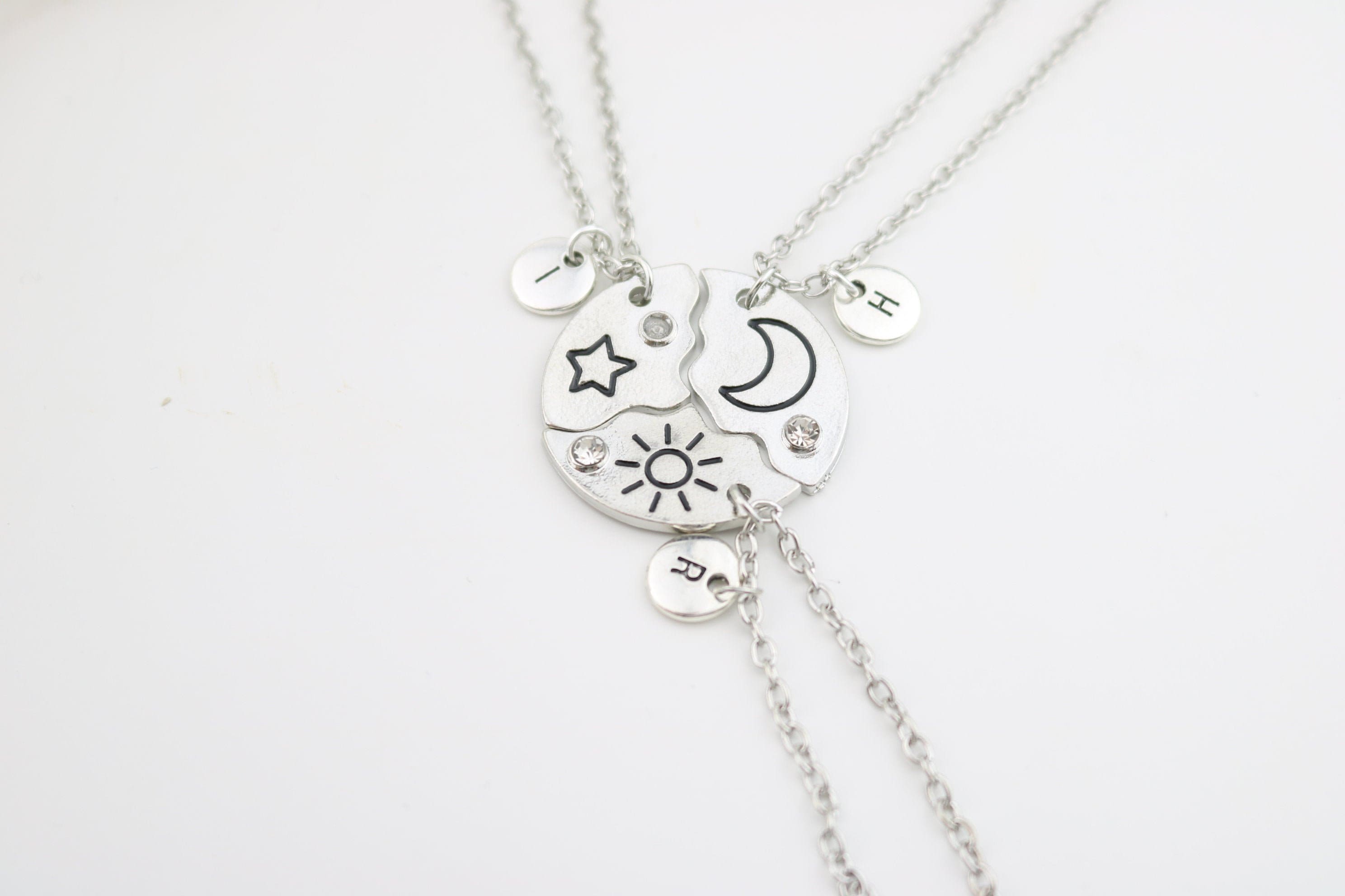 Magnetic Couples Necklace Set for 2 - Love Link Necklace Magnet Necklaces  for Women Men Two Souls One Heart Necklace Matching Couple Necklaces  Forever Friendship Necklaces price in Saudi Arabia