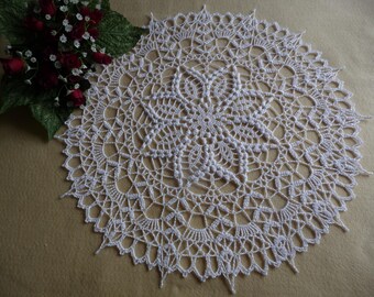 Napperon au crochet  fait main en coton  blanc.